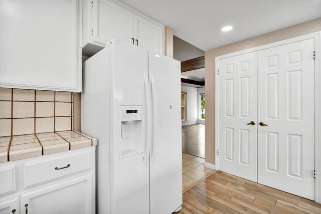 674 E Cole Avenue, Fresno, CA 93720