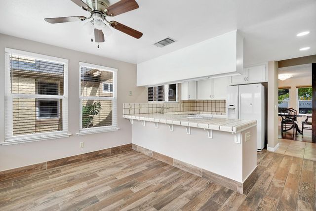 674 E Cole Avenue, Fresno, CA 93720