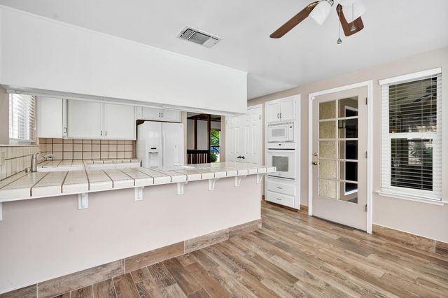 674 E Cole Avenue, Fresno, CA 93720