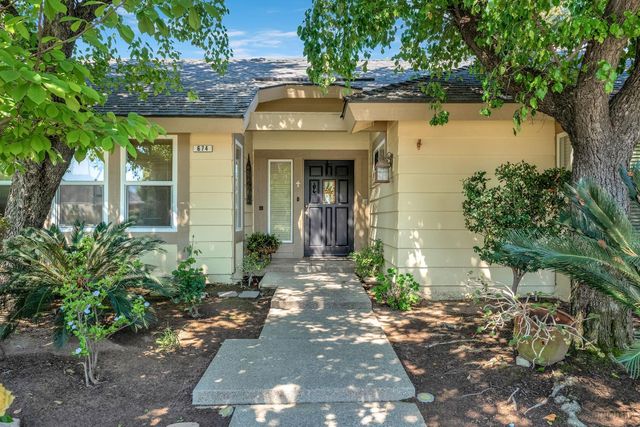 674 E Cole Avenue, Fresno, CA 93720