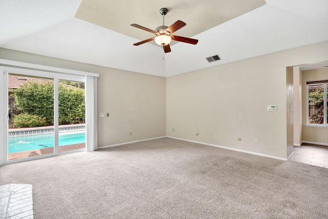 674 E Cole Avenue, Fresno, CA 93720