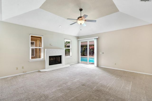 674 E Cole Avenue, Fresno, CA 93720