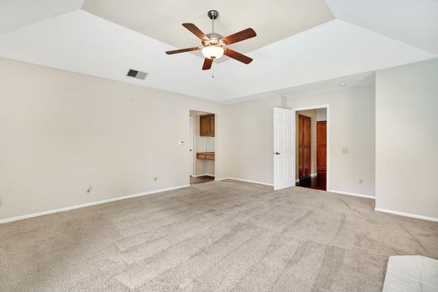 674 E Cole Avenue, Fresno, CA 93720