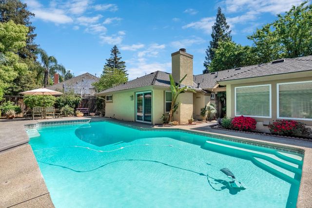 674 E Cole Avenue, Fresno, CA 93720