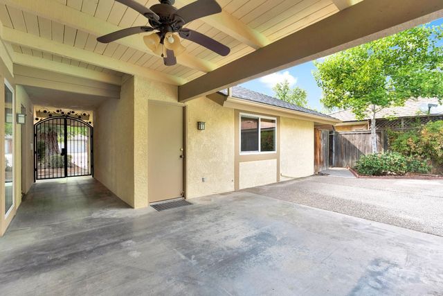 674 E Cole Avenue, Fresno, CA 93720