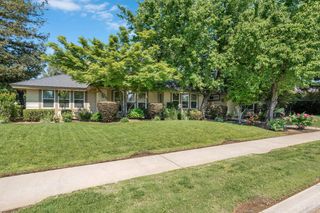 674 E Cole Avenue, Fresno, CA 93720