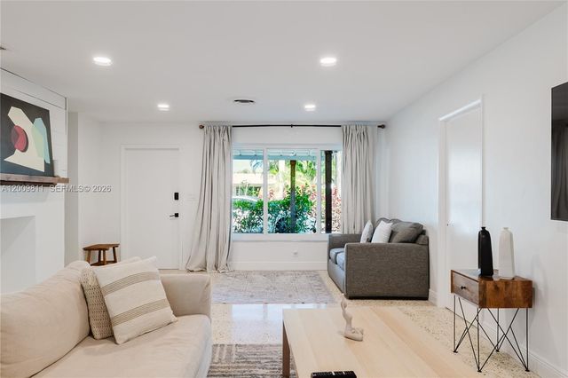 1106 N 13th Court, Hollywood, FL 33019