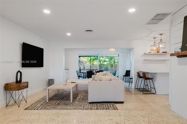 1106 N 13th Court, Hollywood, FL 33019