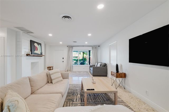 1106 N 13th Court, Hollywood, FL 33019