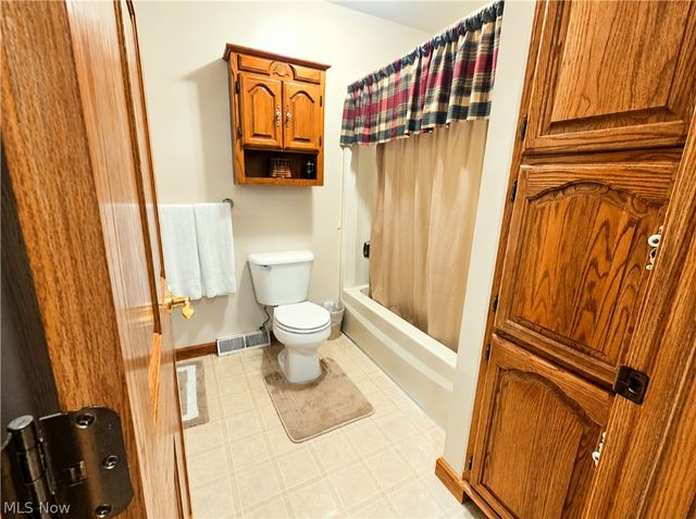 3438 Warren Meadville Road, Warren, OH 44410