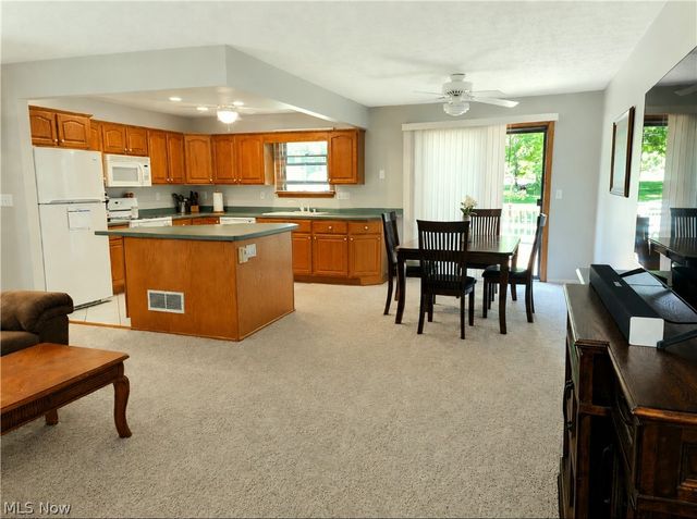 3438 Warren Meadville Road, Warren, OH 44410
