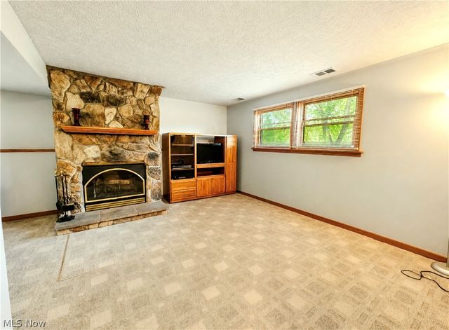 3438 Warren Meadville Road, Warren, OH 44410