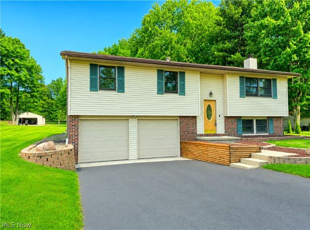 3438 Warren Meadville Road, Warren, OH 44410