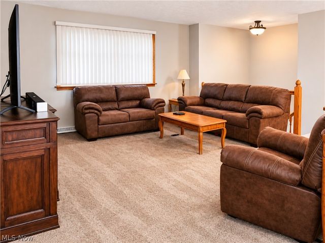 3438 Warren Meadville Road, Warren, OH 44410