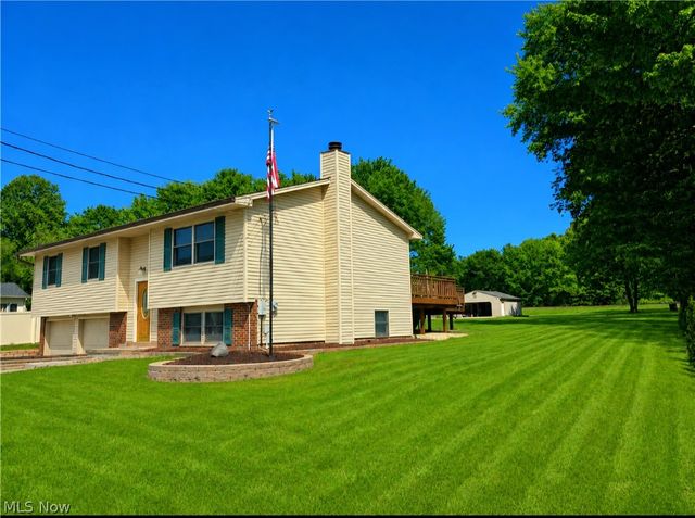 3438 Warren Meadville Road, Warren, OH 44410