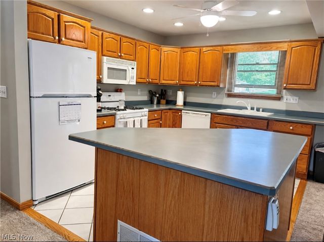 3438 Warren Meadville Road, Warren, OH 44410