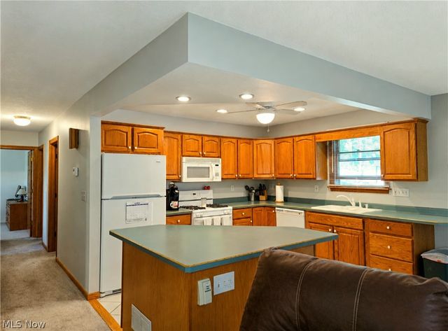 3438 Warren Meadville Road, Warren, OH 44410