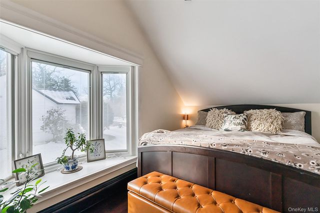 2 Henry Court, Nanuet, NY 10954