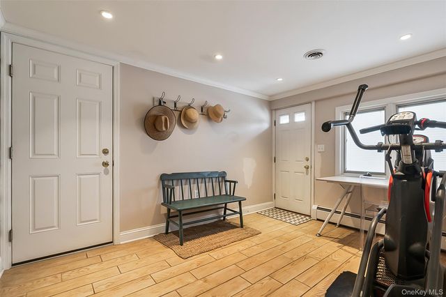 2 Henry Court, Nanuet, NY 10954