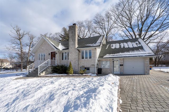 2 Henry Court, Nanuet, NY 10954