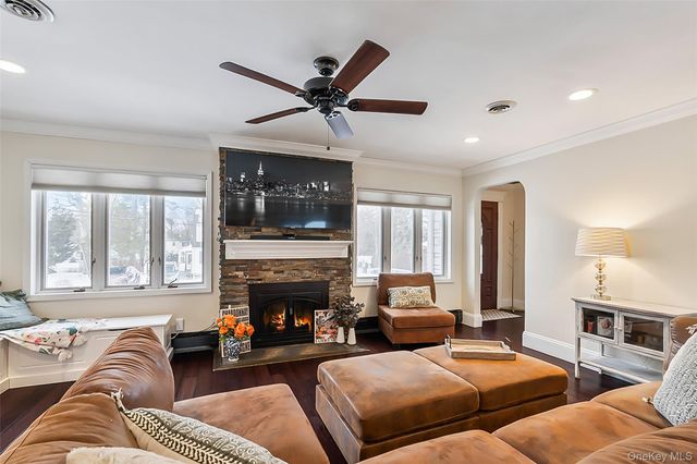 2 Henry Court, Nanuet, NY 10954