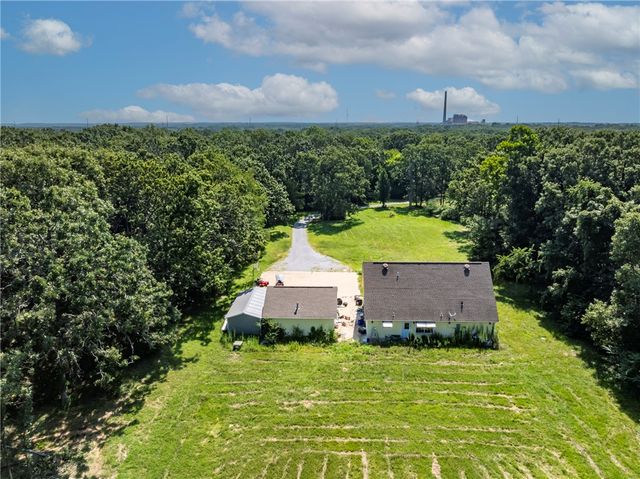 12039 Cripps Road, Gentry, AR 72734