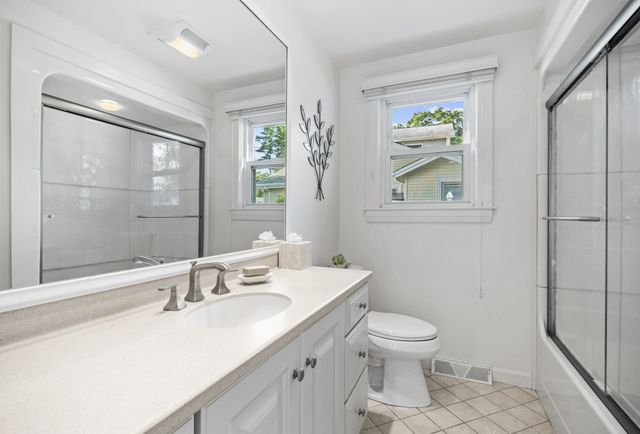 15 Hilltop Acres Drive, Lakeville, MA 02347
