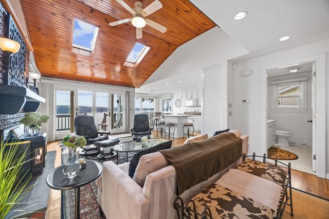 15 Hilltop Acres Drive, Lakeville, MA 02347