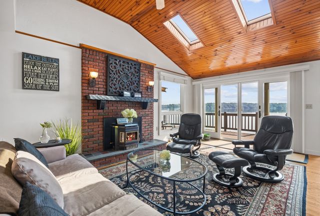 15 Hilltop Acres Drive, Lakeville, MA 02347