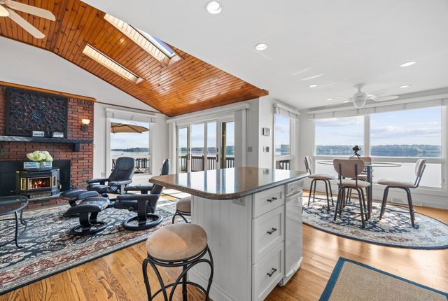 15 Hilltop Acres Drive, Lakeville, MA 02347
