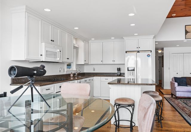 15 Hilltop Acres Drive, Lakeville, MA 02347