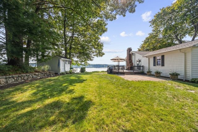 15 Hilltop Acres Drive, Lakeville, MA 02347
