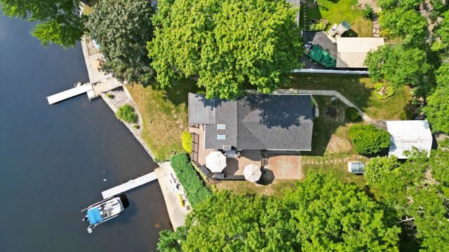 15 Hilltop Acres Drive, Lakeville, MA 02347
