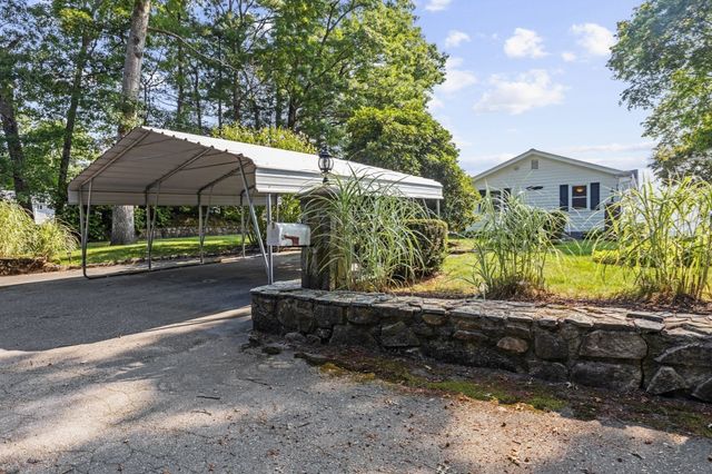 15 Hilltop Acres Drive, Lakeville, MA 02347