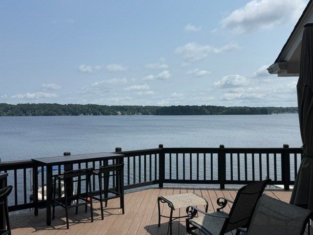 15 Hilltop Acres Drive, Lakeville, MA 02347
