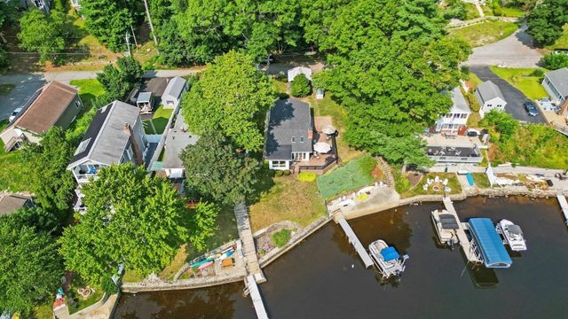 15 Hilltop Acres Drive, Lakeville, MA 02347