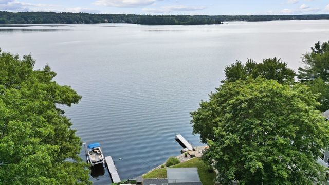 15 Hilltop Acres Drive, Lakeville, MA 02347