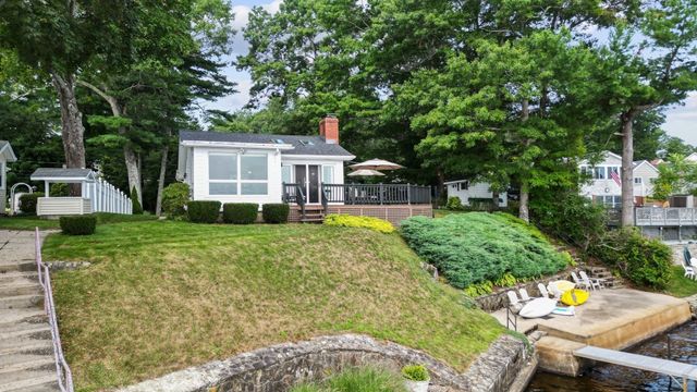 15 Hilltop Acres Drive, Lakeville, MA 02347