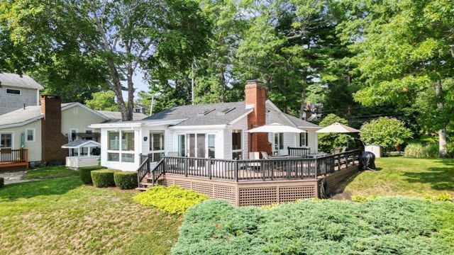 15 Hilltop Acres Drive, Lakeville, MA 02347