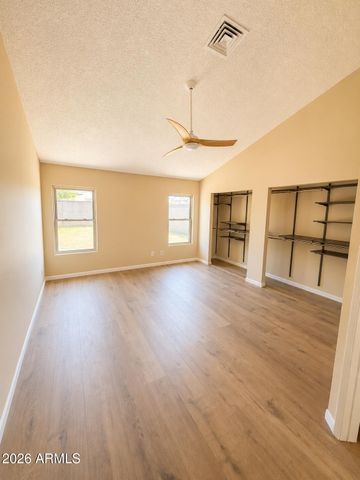6433 W KINGS Avenue, Glendale, AZ 85306
