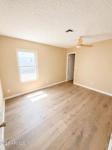 6433 W KINGS Avenue, Glendale, AZ 85306