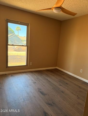 6433 W KINGS Avenue, Glendale, AZ 85306