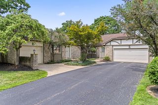 1880-1882 Fontenay Court, Columbus, OH 43235