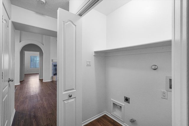 7623 Banyon Avenue NW, Albuquerque, NM 87114