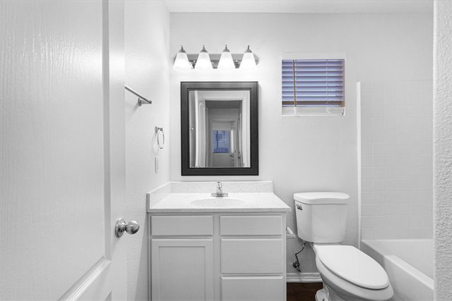 7623 Banyon Avenue NW, Albuquerque, NM 87114