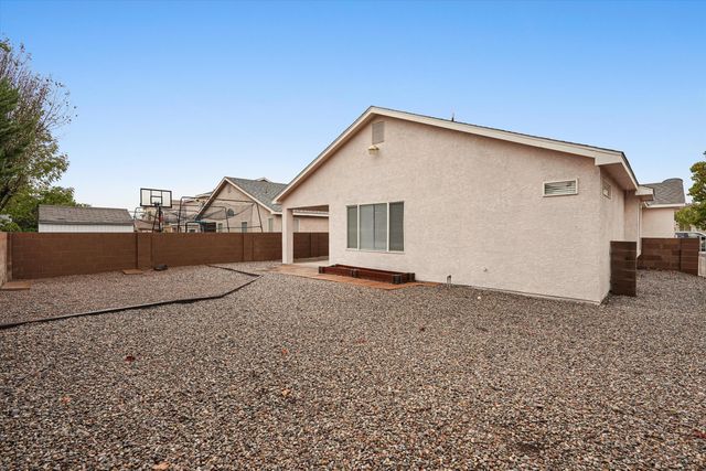 7623 Banyon Avenue NW, Albuquerque, NM 87114
