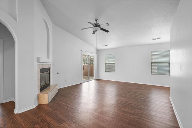 7623 Banyon Avenue NW, Albuquerque, NM 87114