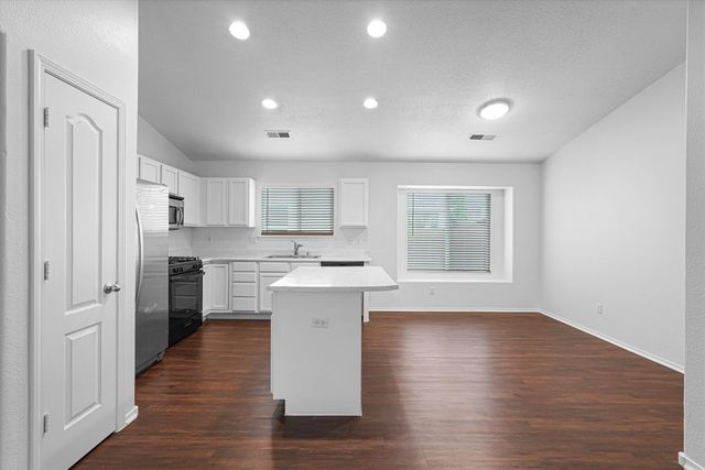 7623 Banyon Avenue NW, Albuquerque, NM 87114