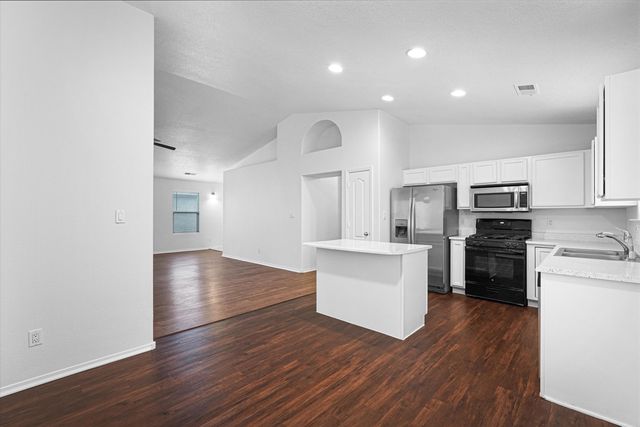7623 Banyon Avenue NW, Albuquerque, NM 87114
