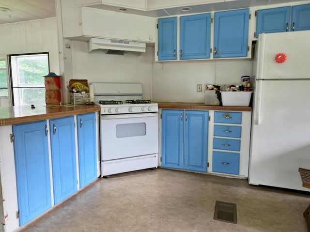 21 Wyman Road, Deering, NH 03244